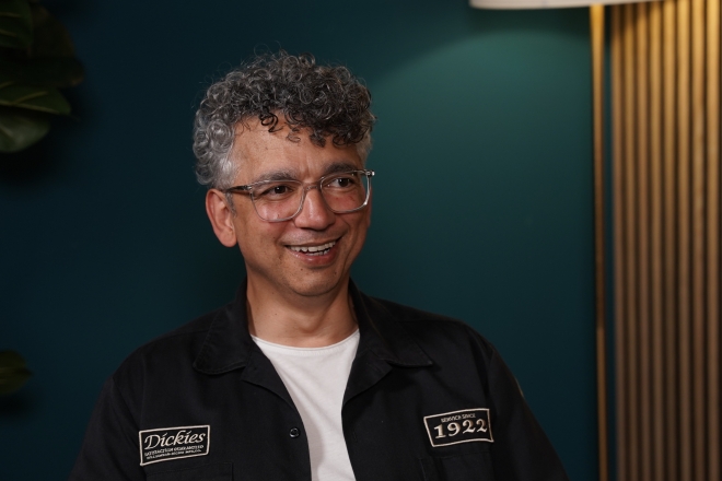 Maurício Da Silva Carvalho ist aus Hamburg in die Schweiz geflogen, um die Gäste der neuen Staffel von «Was das Leben auftischt» zu bekochen
