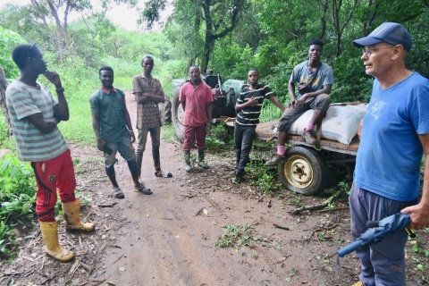 Jürg Pfister (ganz rechts) bei einem Einsatz in Guinea