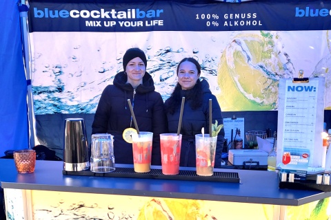 Die Blue Cocktail Bar bietet alkoholfreie Getränke an.