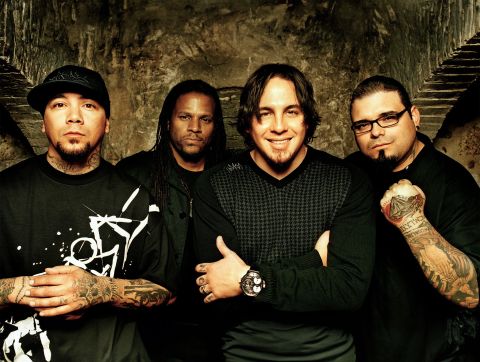 Auf dem Bild (2014) Sonny Sandoval, Traa Daniels, Marcos Curiel, Wuv Bernardo (vlnr.) der Band «P.O.D» 