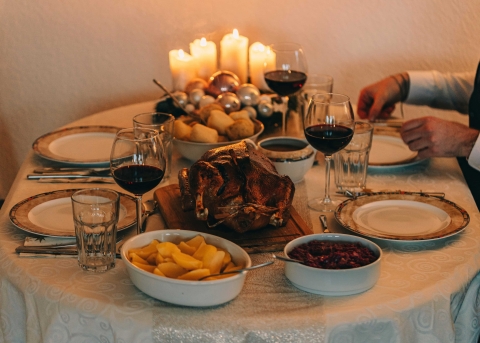 Gedeckter Tisch mit Abendmahl